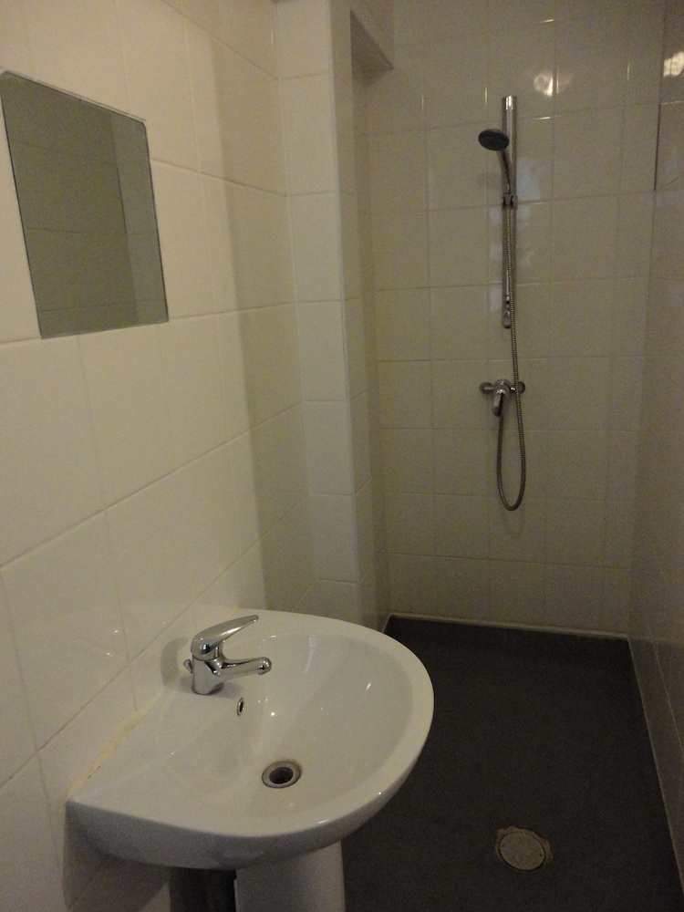 Habitación Triple Básica del hotel City View Roman Road Market. Foto 4