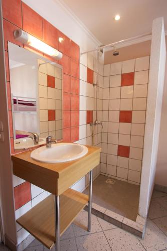Habitación Doble con baño compartido - 2 camas del hotel Bastille. Foto 5