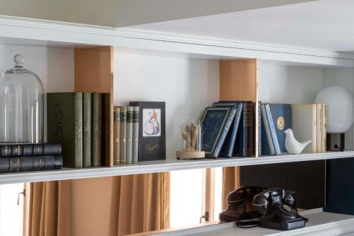 Balcón parisino del hotel Louvre Montana. Foto 10