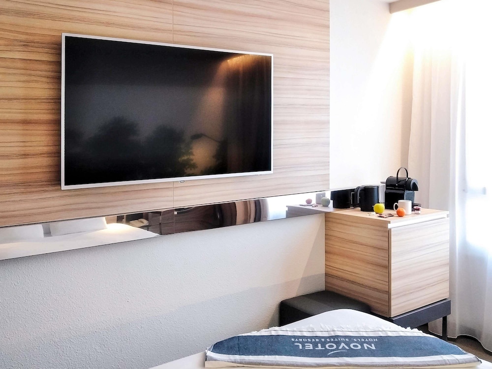 Habitación superior, 1 cama de matrimonio del hotel Novotel Suites Montpellier. Foto 5