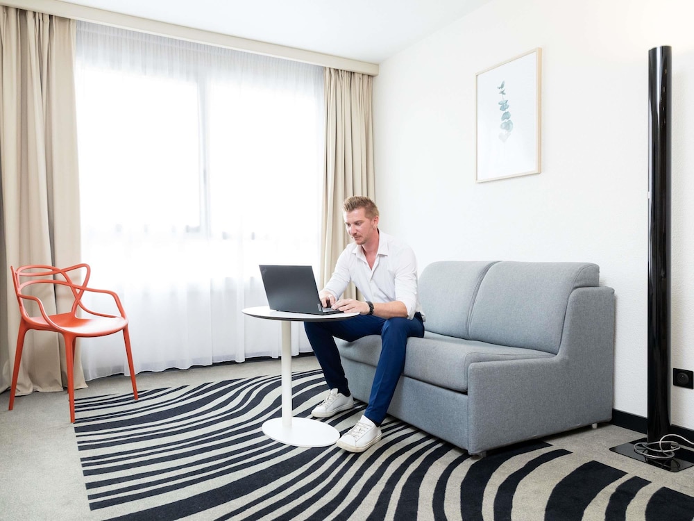 Apartamento superior, 1 cama doble con sofá cama del hotel Novotel Suites Montpellier. Foto 4