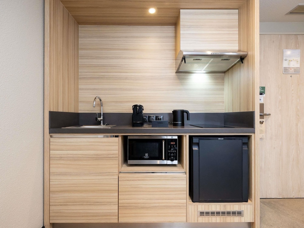 Apartamento superior, 1 cama doble con sofá cama del hotel Novotel Suites Montpellier. Foto 6