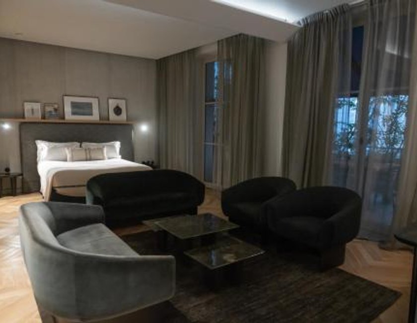 Suite con cama extragrande del hotel National Des Arts Et Métiers. Foto 2