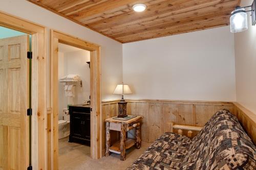 Cabaña 15 del hotel Cobble Mountain Lodge Llc. Foto 7