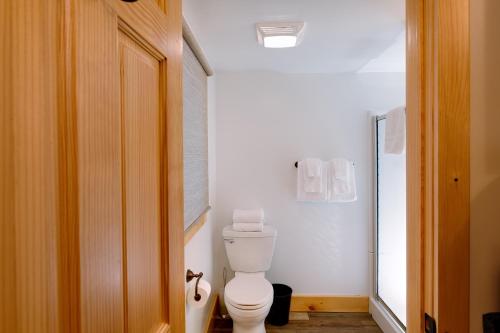 Cabaña 10 del hotel Cobble Mountain Lodge Llc. Foto 1