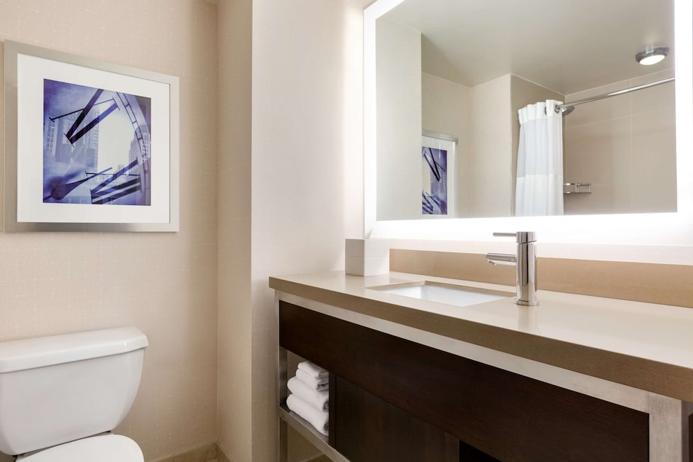 Suite estudio, 1 cama de matrimonio grande, en esquina del hotel Hilton New York Times Square. Foto 5