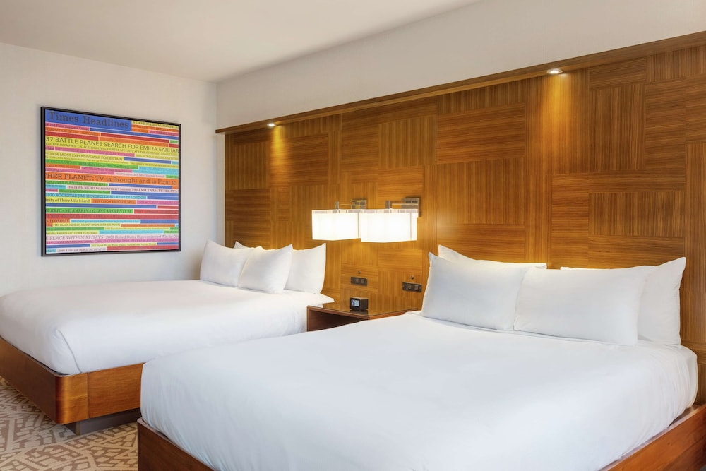 Habitación básica, 2 camas de matrimonio del hotel Hilton New York Times Square. Foto 3