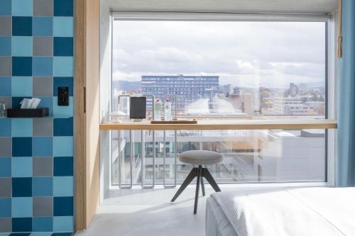 Habitación Doble Esquinera Panorama del hotel Placid Design and Lifestyle Zurich. Foto 2