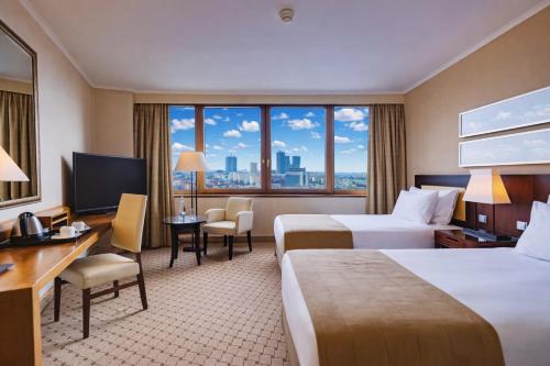 Habitación Deluxe con vistas a la ciudad del hotel Grand Hotel Prague Towers - Czech Leading Hotels. Foto 3