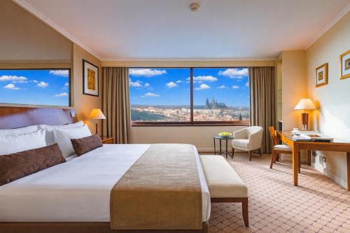 Habitación Deluxe con vistas a la ciudad del hotel Grand Hotel Prague Towers - Czech Leading Hotels. Foto 7