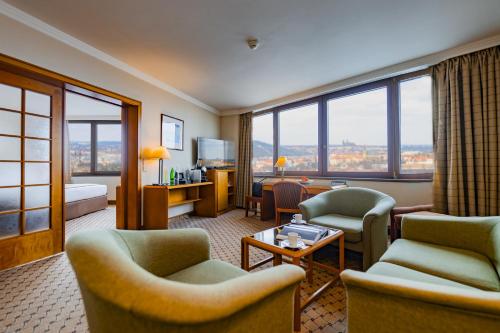 Suite Premium con vistas a la ciudad y acceso al salón executive del hotel Grand Hotel Prague Towers - Czech Leading Hotels. Foto 5