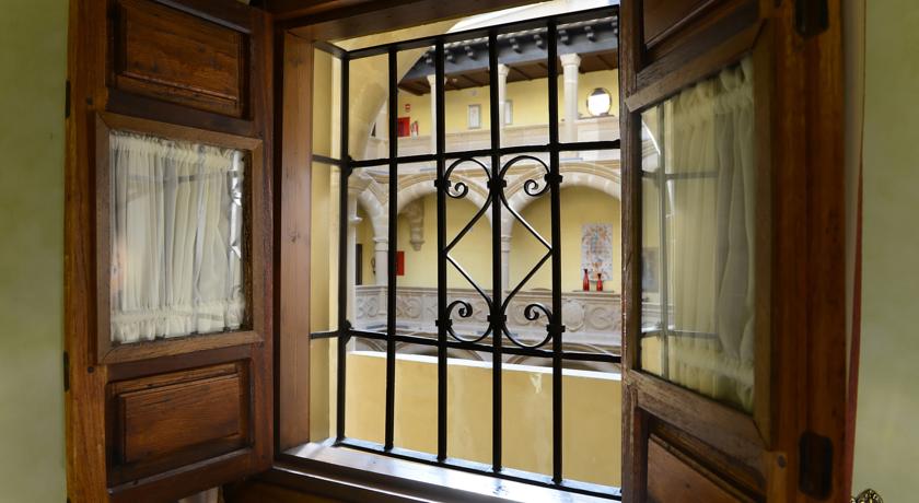 Habitación doble del hotel Cetina Palacio De Los Salcedo. Foto 1