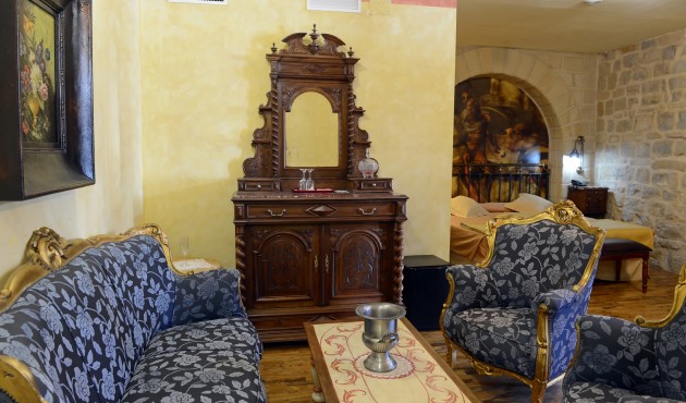 Junior suite del hotel Cetina Palacio De Los Salcedo. Foto 1