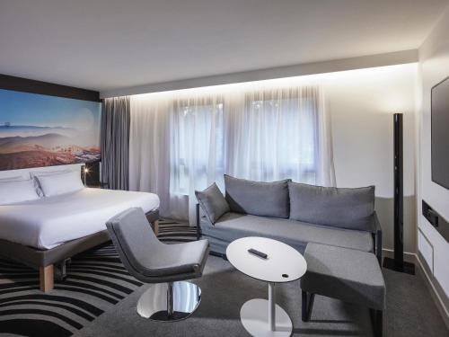 Suite Doble Superior - Cama grande del hotel Novotel Suites Colmar Centre. Foto 6