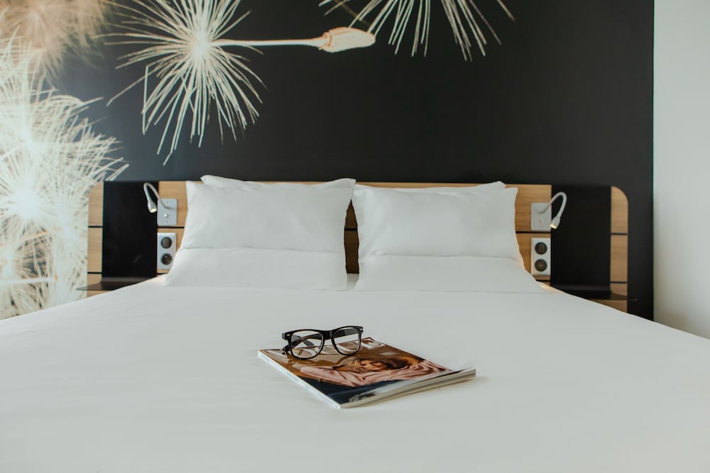 Habitación Superior Cómoda con 1 cama doble del hotel Novotel Wroclaw City. Foto 1