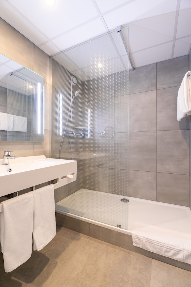 Habitación Superior Cómoda con 1 cama doble del hotel Novotel Wroclaw City. Foto 8