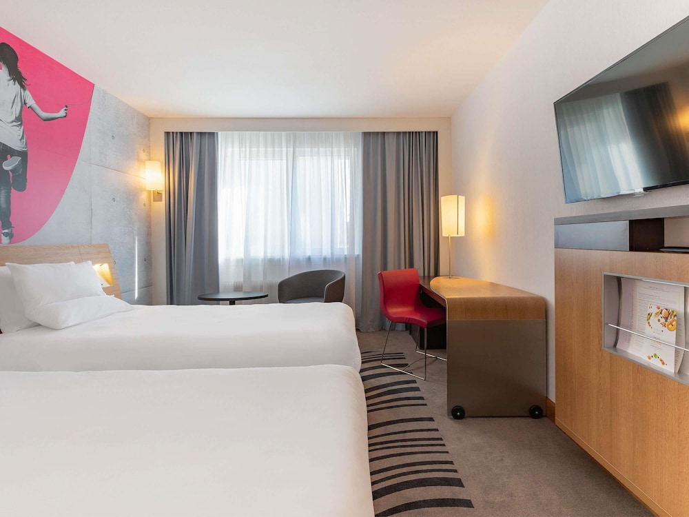 Habitación Superior Cómoda con camas individuales del hotel Novotel Wroclaw City. Foto 4