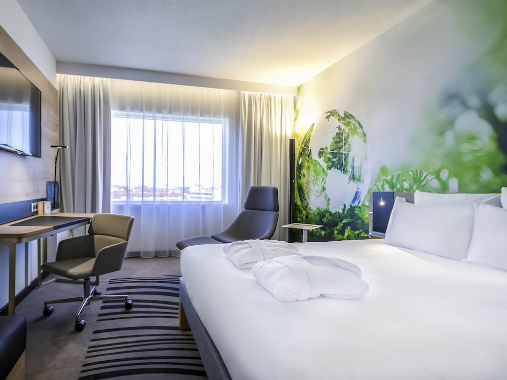 Habitación Ejecutiva Cómoda con 1 cama queen - size del hotel Novotel Wroclaw Centrum. Foto 5