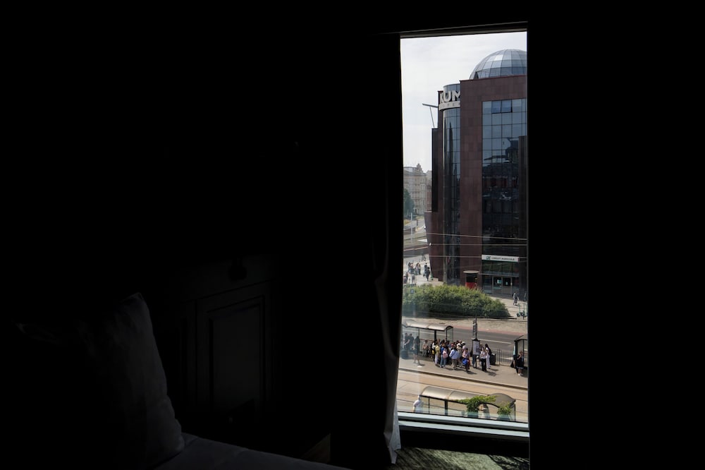 Habitación Clásica, recién renovada, cama doble, vistas a la ciudad o a la catedral del hotel Mercure Wroclaw Centrum. Foto 10
