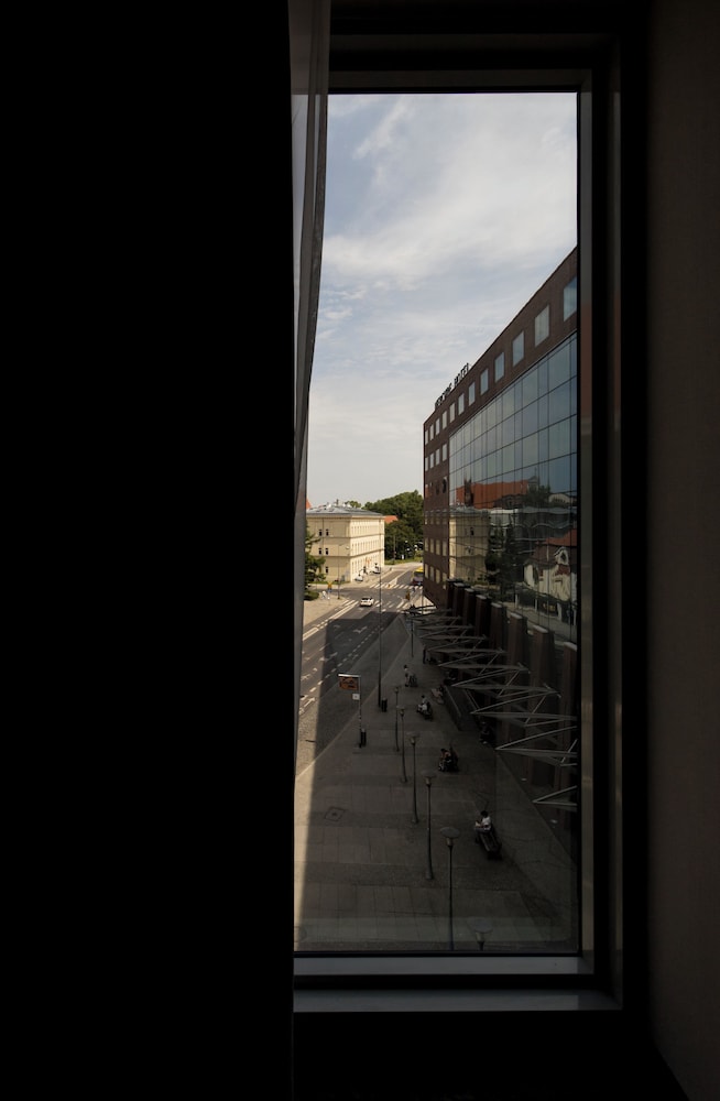 Habitación Clásica, recién renovada, cama doble, vistas a la ciudad o a la catedral del hotel Mercure Wroclaw Centrum. Foto 11