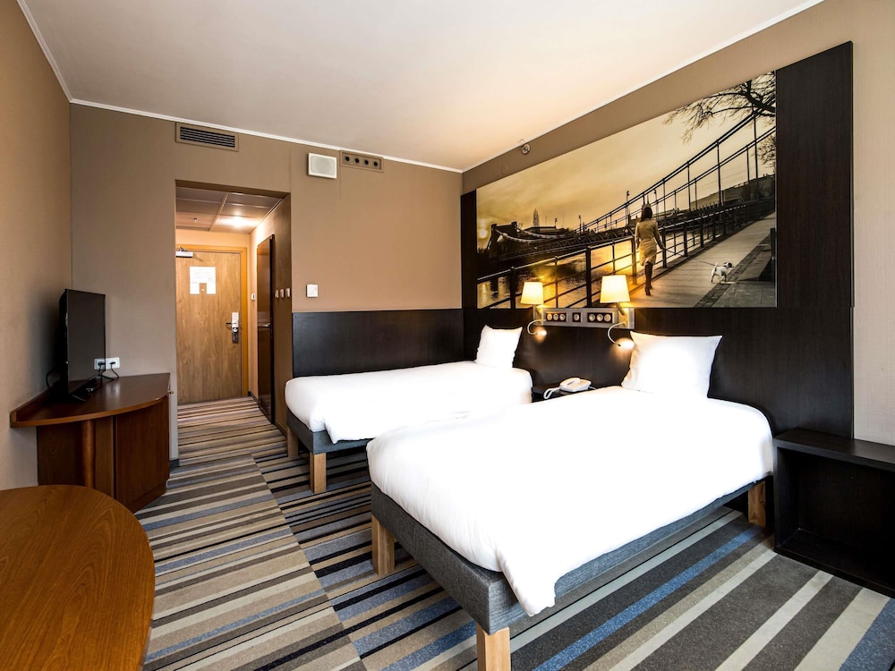 Habitación Clásica, dos camas individuales, vistas a la ciudad o a la catedral del hotel Mercure Wroclaw Centrum. Foto 4