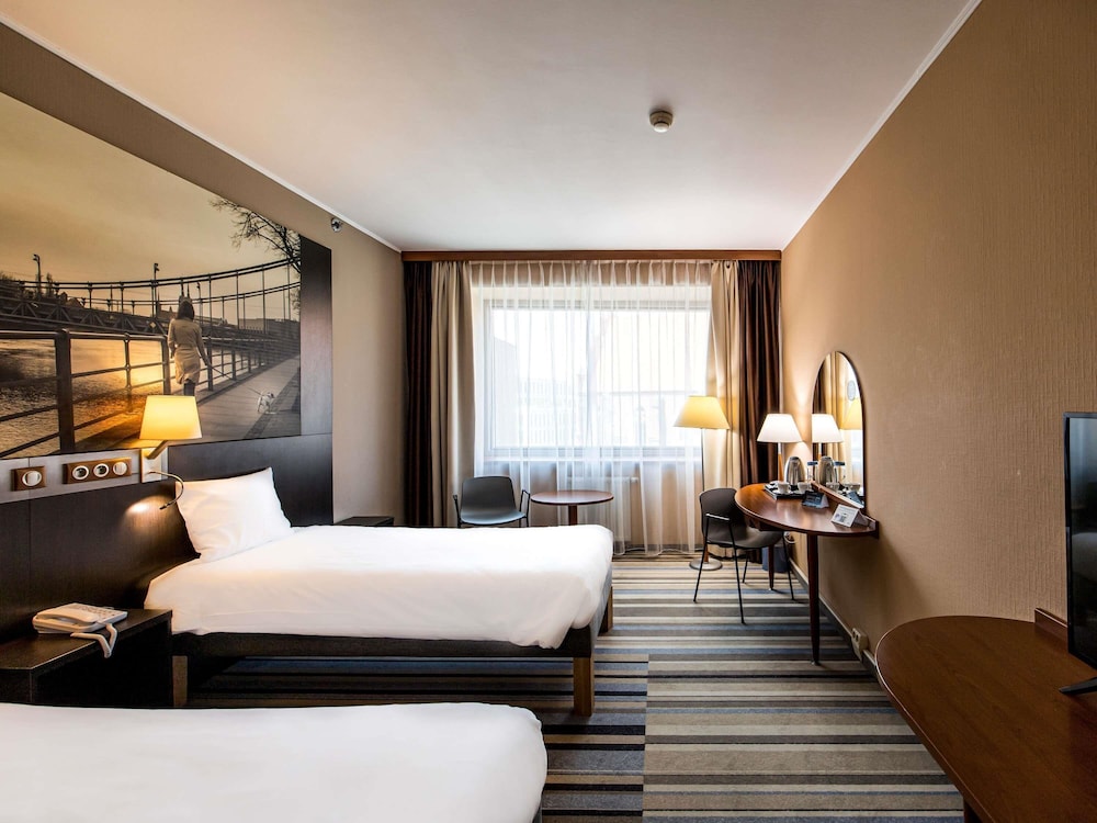Habitación Clásica, dos camas individuales, vistas a la ciudad o a la catedral del hotel Mercure Wroclaw Centrum. Foto 6