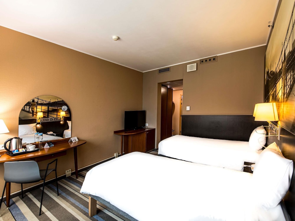 Habitación Clásica, dos camas individuales, vistas a la ciudad o a la catedral del hotel Mercure Wroclaw Centrum. Foto 8