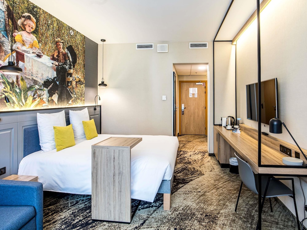 Habitación Privilege - Recién renovada, 1 cama doble, sofá, vistas a la ciudad del hotel Mercure Wroclaw Centrum. Foto 4