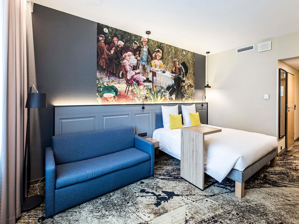 Habitación Privilege - Recién renovada, 1 cama doble, sofá, vistas a la ciudad del hotel Mercure Wroclaw Centrum. Foto 7