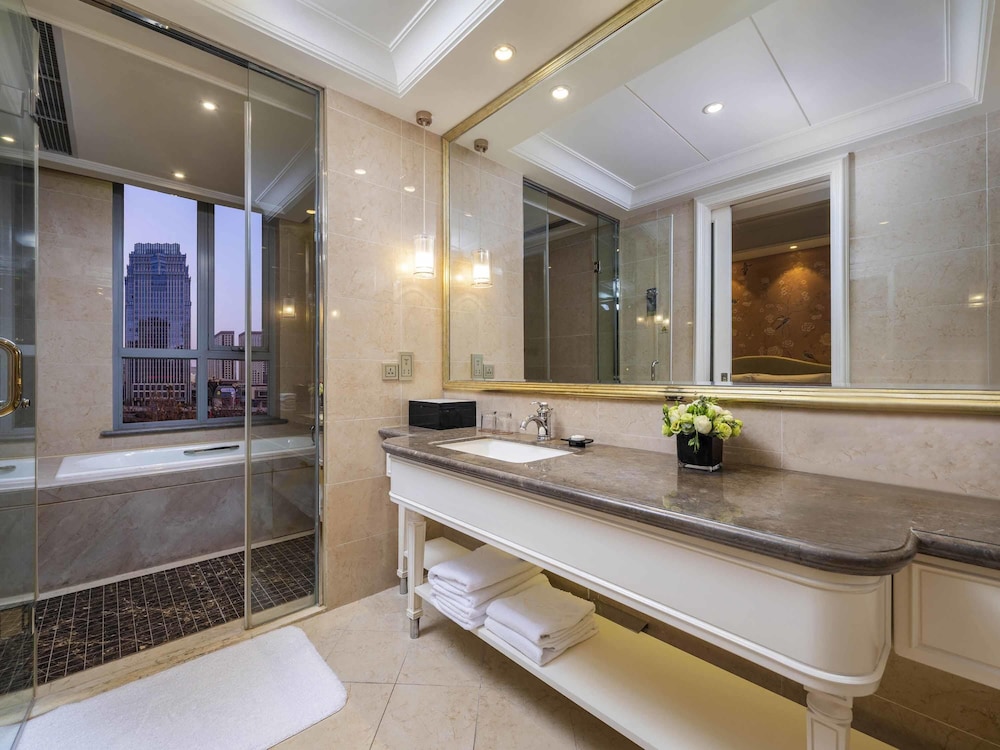 Apartamento Superior con 1 cama king size del hotel The Sebel Xi Ning - Managed By Sofitel. Foto 1