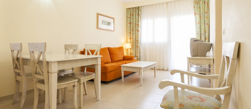 Apartamento 2 habitaciones Acceso Jardín del hotel Ilunion Sancti Petri. Foto 2