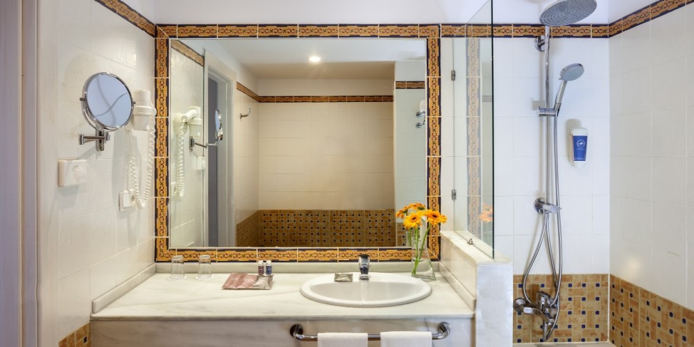 Habitación familiar Contigua del hotel Occidental Isla Cristina. Foto 1