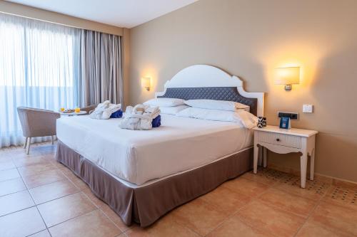 Habitación Doble Deluxe del hotel Smy Isla Cristina. Foto 9