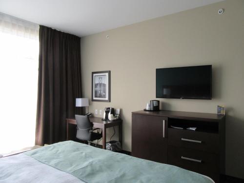 Habitación - 1 cama extragrande - No fumadores del hotel Best Western Plus Montreal. Foto 6