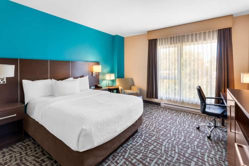 Habitación - No fumadores - Cama grande del hotel Best Western Plus Montreal. Foto 3