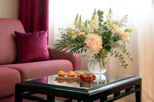 Habitación Executive con cama extragrande del hotel Warwick Paris. Foto 4