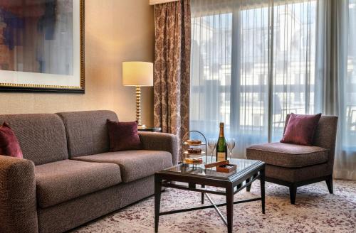 Suite Executive del hotel Warwick Paris. Foto 7