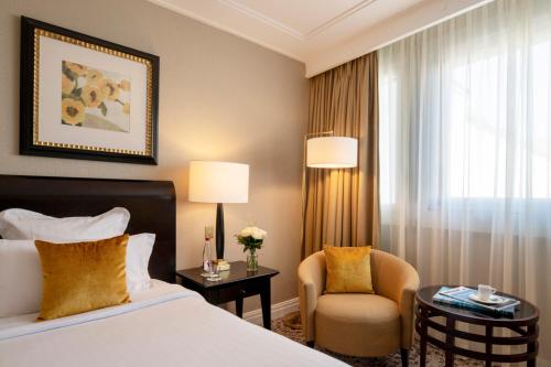 Suite Montaigne del hotel Warwick Paris. Foto 4