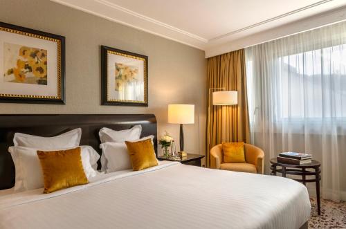 Suite Montaigne del hotel Warwick Paris. Foto 9