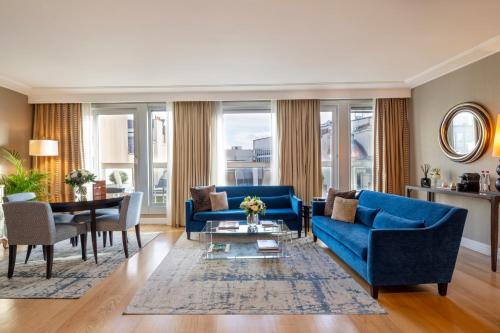 Suite Champs - Elysées del hotel Warwick Paris