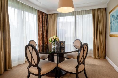 Suite Presidencial del hotel Warwick Paris. Foto 7