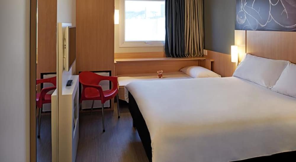 Apartamento estándar con una cama doble del hotel Ibis Londrina Shopping. Foto 2