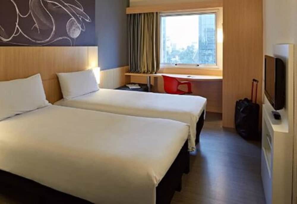 Apartamento estándar con camas individuales del hotel Ibis Londrina Shopping. Foto 2