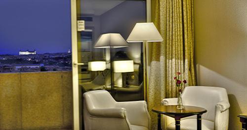 Habitación Triple del hotel Beatriz Toledo Auditorium and Spa. Foto 1