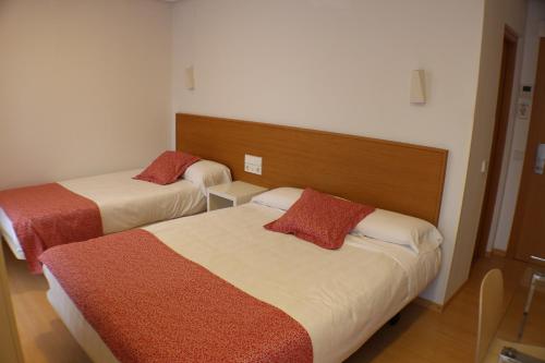 Habitación Doble - 2 camas del hotel Picos De Europa. Foto 3