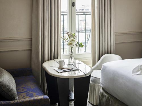 Habitación Superior con vistas al patio - 1 cama grande del hotel Sofitel Le Scribe Paris Opéra. Foto 1