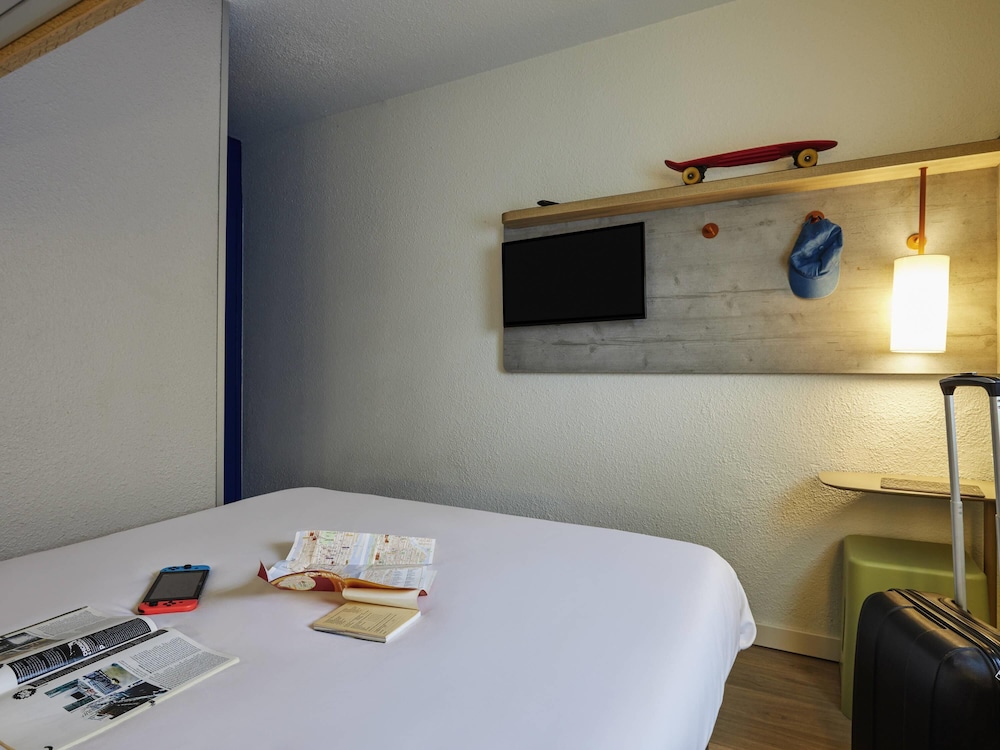 Habitación doble con 1 cama doble del hotel Ibis Budget Lille Villeneuve D'ascq. Foto 1