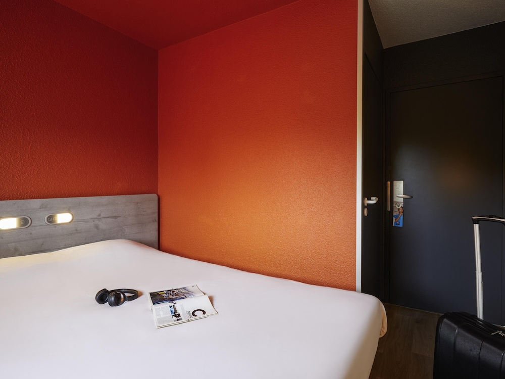 Habitación doble con 1 cama doble del hotel Ibis Budget Lille Villeneuve D'ascq. Foto 2