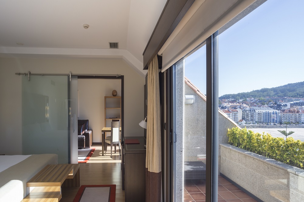 Suite Vista Mar del hotel Gran Talaso Sanxenxo. Foto 3