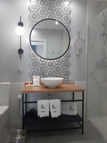 Habitación Doble con terraza del hotel Petit Palace Marques Santa Ana. Foto 7